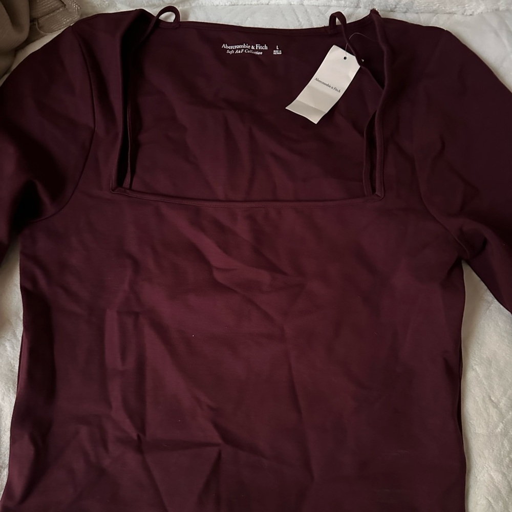 New women Abercrombie and Fitch fitted top Large